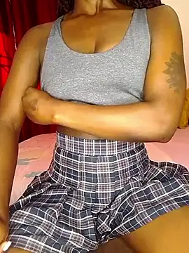 NicRaisaa online show from September 2025 05:35:01 AM