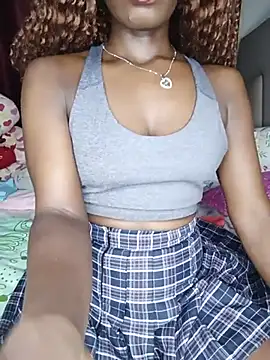 Snapshot of NicRaisaa chatting on June 2026 04:43:02 AM NicRaisaa online show from June 2026 04:43:02 AM