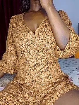 NicRaisaa online show from November 2025 05:45:02 AM