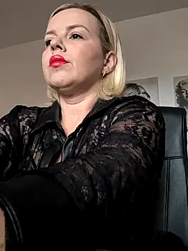 Snapshot of Ladykaos chatting on September 2025 01:42:01 PM Ladykaos online show from September 2025 01:42:01 PM