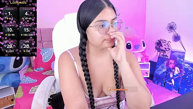 Snapshot of esmeralda112 chatting on June 2026 07:44:01 PM esmeralda112 online show from June 2026 07:44:01 PM