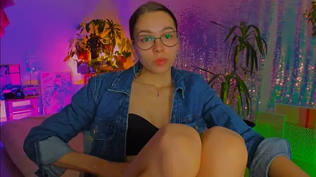 poli   online show from February 2026 04:15:01 PM