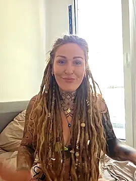 Snapshot of Mira-Grey89 chatting on June 2026 01:22:02 PM Mira-Grey89 online show from June 2026 01:22:02 PM