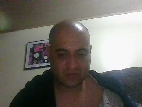Snapshot of alphaswitchard chatting on April 2026 03:35:02 PM alphaswitchard online show from April 2026 03:35:02 PM