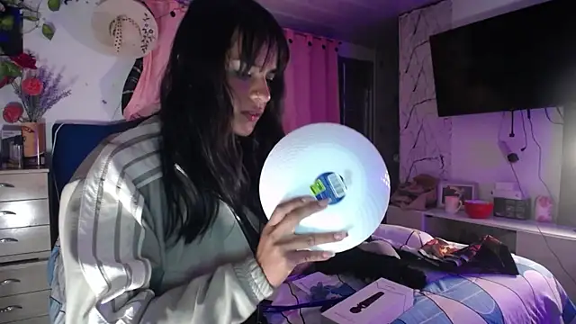 Samara Beltran online show from October 2025 03:41:02 AM