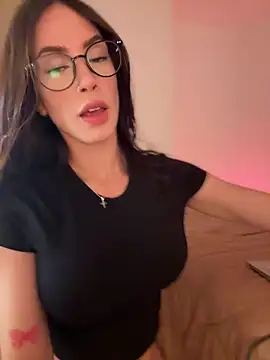 Snapshot of Im_Valentina chatting on May 2026 11:24:01 PM Im Valentina online show from May 2026 11:24:01 PM