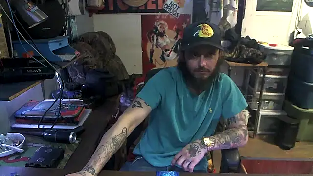 Snapshot of CloudDadddyyy420 chatting on November 2025 04:43:02 PM CloudDadddyyy420 online show from November 2025 04:43:02 PM