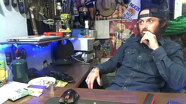 CloudDadddyyy420 online show from October 2025 12:18:01 PM