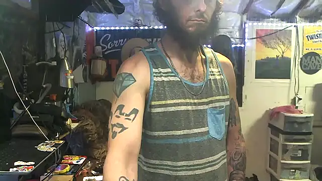 Snapshot of CloudDadddyyy420 chatting on November 2025 02:17:02 AM CloudDadddyyy420 online show from November 2025 02:17:02 AM