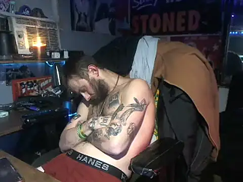 CloudDadddyyy420 online show from February 2025 07:48:01 AM