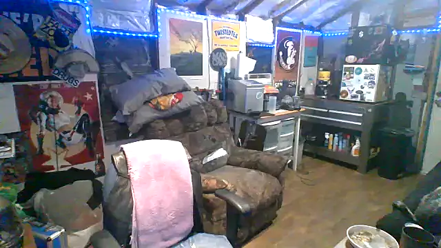 CloudDadddyyy420 online show from October 2025 08:37:02 AM