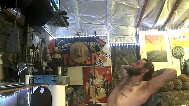 CloudDadddyyy420 online show from October 2025 11:04:01 PM