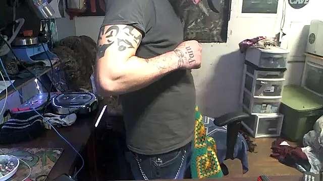 Snapshot of CloudDadddyyy420 chatting on November 2025 07:51:01 PM CloudDadddyyy420 online show from November 2025 07:51:01 PM