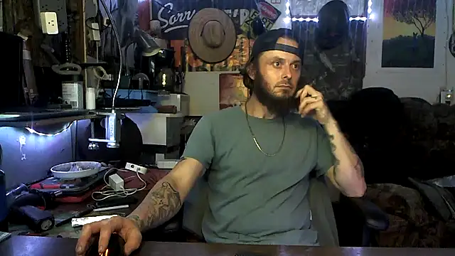 Snapshot of CloudDadddyyy420 chatting on October 2025 08:24:02 AM CloudDadddyyy420 online show from October 2025 08:24:02 AM