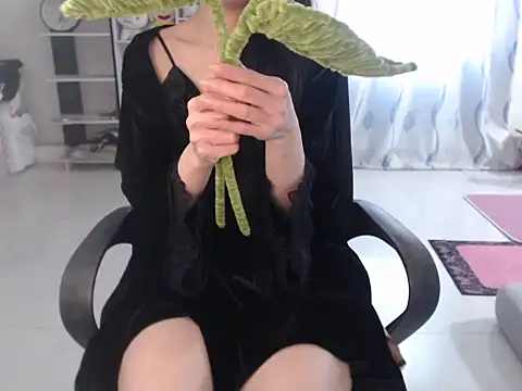 TinyGirls online show from January 2026 05:58:01 AM