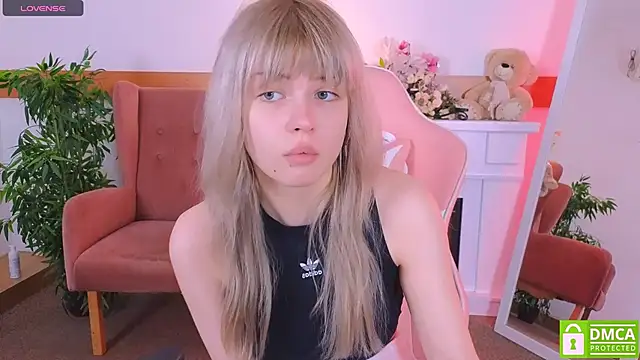 Snapshot of Grace_and__Jacob chatting on December 2025 10:47:01 AM Grace and Jacob online show from December 2025 10:47:01 AM