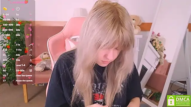 Snapshot of Grace_and__Jacob chatting on November 2025 07:30:01 AM Grace and Jacob online show from November 2025 07:30:01 AM