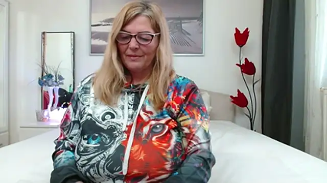 YulliaMilf online show from February 2026 10:15:02 AM