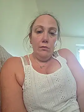 Wisie Cutie online show from March 2026 05:23:01 PM