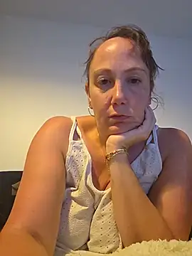 Snapshot of Wisie_Cutie chatting on June 2026 10:26:01 PM Wisie Cutie online show from June 2026 10:26:01 PM