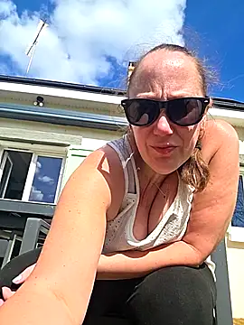 Wisie Cutie online show from March 2026 01:02:01 PM