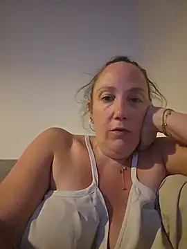 Snapshot of Wisie_Cutie chatting on May 2026 11:04:01 PM Wisie Cutie online show from May 2026 11:04:01 PM
