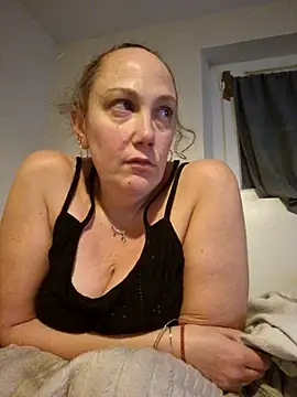 Snapshot of Wisie_Cutie chatting on November 2025 11:16:02 PM Wisie Cutie online show from November 2025 11:16:02 PM