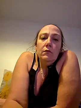 Wisie Cutie online show from March 2026 11:05:01 PM