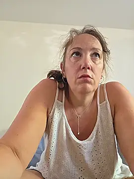 Snapshot of Wisie_Cutie chatting on June 2026 08:53:02 AM Wisie Cutie online show from June 2026 08:53:02 AM
