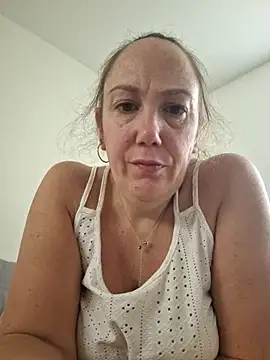 Snapshot of Wisie_Cutie chatting on November 2025 11:59:02 AM Wisie Cutie online show from November 2025 11:59:02 AM