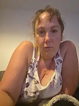Snapshot of Wisie_Cutie chatting on June 2026 10:33:01 PM Wisie Cutie online show from June 2026 10:33:01 PM