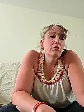 Wisie Cutie online show from April 2026 03:27:02 PM