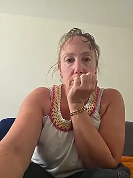 Snapshot of Wisie_Cutie chatting on June 2026 03:38:02 PM Wisie Cutie online show from June 2026 03:38:02 PM