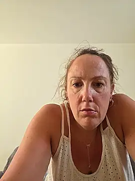 Snapshot of Wisie_Cutie chatting on June 2026 04:27:02 PM Wisie Cutie online show from June 2026 04:27:02 PM