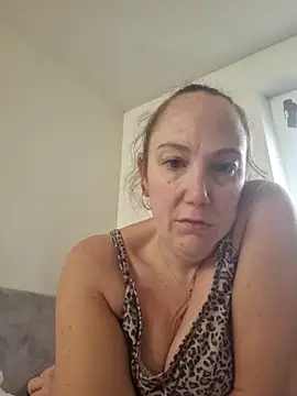 Snapshot of Wisie_Cutie chatting on November 2025 01:04:02 PM Wisie Cutie online show from November 2025 01:04:02 PM