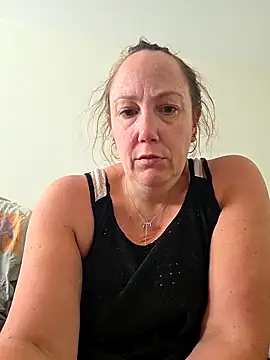 Snapshot of Wisie_Cutie chatting on May 2026 12:20:01 PM Wisie Cutie online show from May 2026 12:20:01 PM