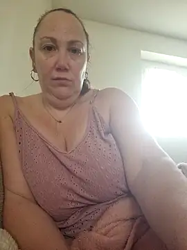 Wisie Cutie online show from March 2025 01:41:01 PM