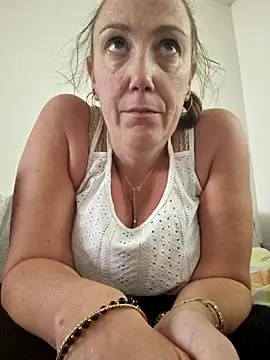 Wisie Cutie online show from September 2025 02:23:01 PM