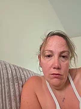 Snapshot of Wisie_Cutie chatting on April 2026 10:11:01 AM Wisie Cutie online show from April 2026 10:11:01 AM