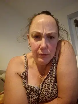 Snapshot of Wisie_Cutie chatting on November 2025 10:57:01 PM Wisie Cutie online show from November 2025 10:57:01 PM