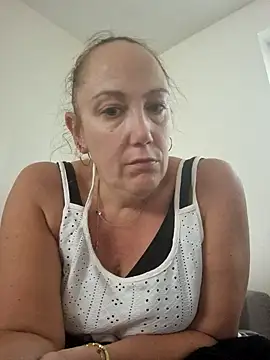 Wisie Cutie online show from September 2025 02:34:01 PM
