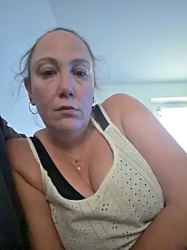 Wisie Cutie online show from March 2026 04:33:02 PM