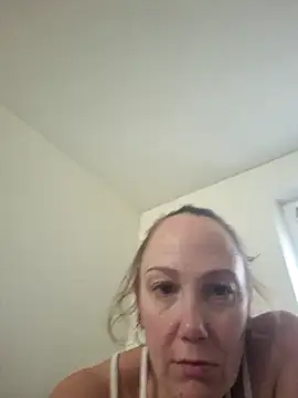 Snapshot of Wisie_Cutie chatting on November 2025 02:16:01 PM Wisie Cutie online show from November 2025 02:16:01 PM