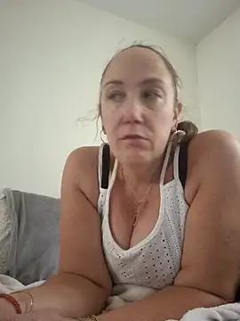 Wisie Cutie online show from October 2025 01:55:02 PM