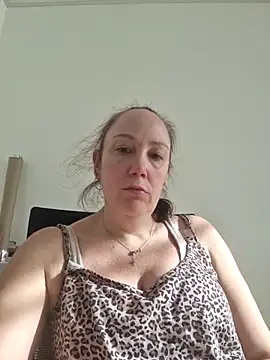 Wisie Cutie online show from February 2026 01:17:01 PM