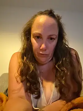 Snapshot of Wisie_Cutie chatting on May 2026 10:47:02 PM Wisie Cutie online show from May 2026 10:47:02 PM