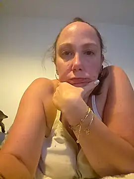 Wisie Cutie online show from April 2026 10:05:02 PM