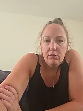 Snapshot of Wisie_Cutie chatting on May 2026 11:27:01 AM Wisie Cutie online show from May 2026 11:27:01 AM