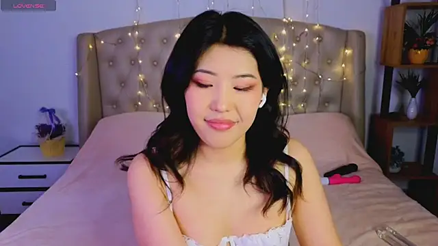 Snapshot of Wendy__Hills chatting on March 2025 05:17:02 PM Wendy Hills online show from March 2025 05:17:02 PM