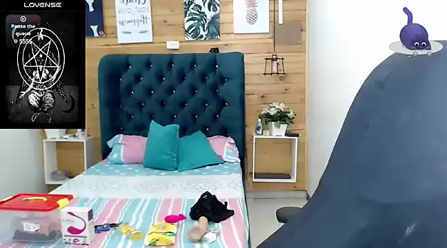 Snapshot of You_E-Femboy chatting on February 2025 09:49:01 PM You E-Femboy online show from February 2025 09:49:01 PM